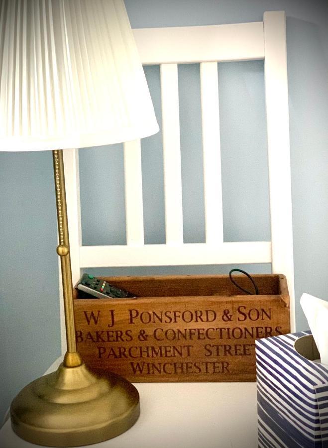 Bed and Breakfast Esme'S Winchester Esterno foto