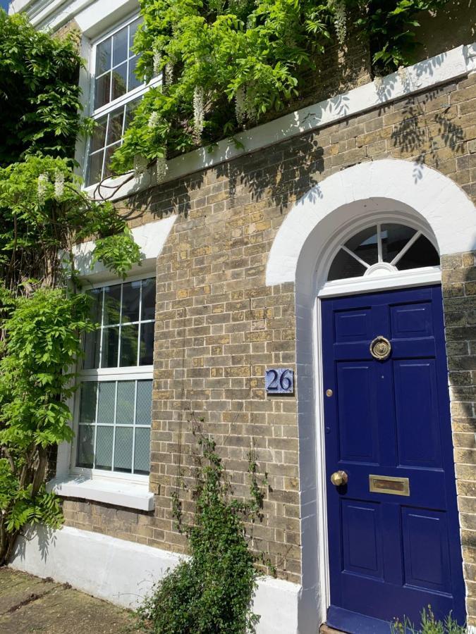 Bed and Breakfast Esme'S Winchester Esterno foto